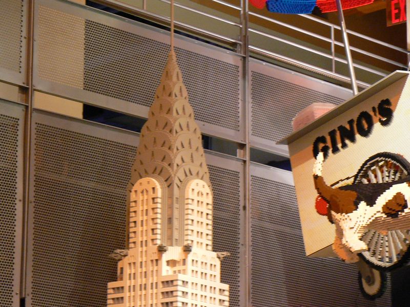 Chrysler Building: Chrysler Building au Toys R Times Square 2